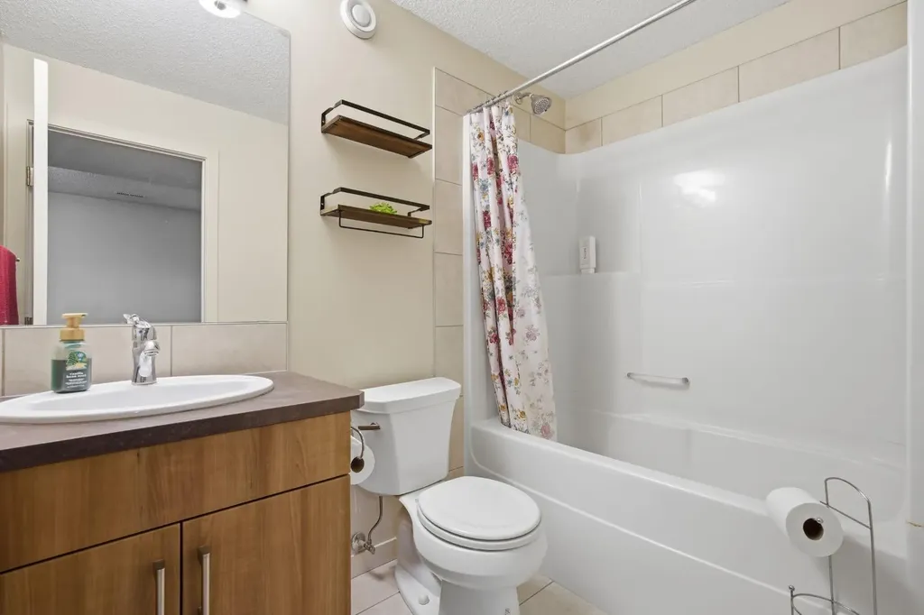 10 Auburn Bay Avenue SE Calgary AB T3M 0P7