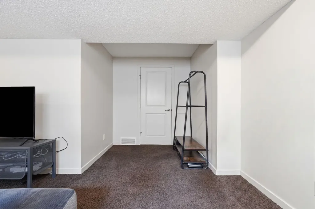 10 Auburn Bay Avenue SE Calgary AB T3M 0P7