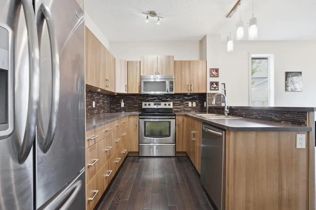 10 Auburn Bay Avenue SE Calgary AB T3M 0P7