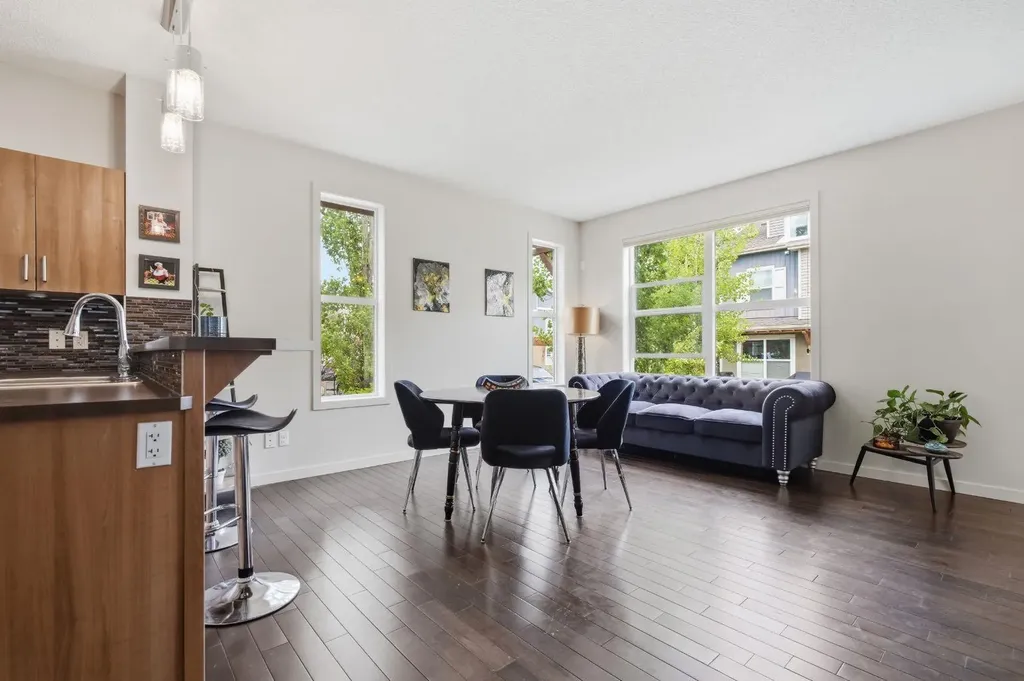 10 Auburn Bay Avenue SE Calgary AB T3M 0P7