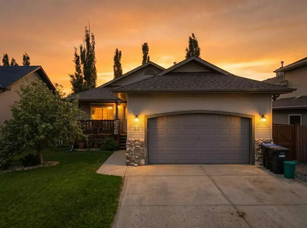23 Lakeland Road Sylvan Lake AB T4S 0A3