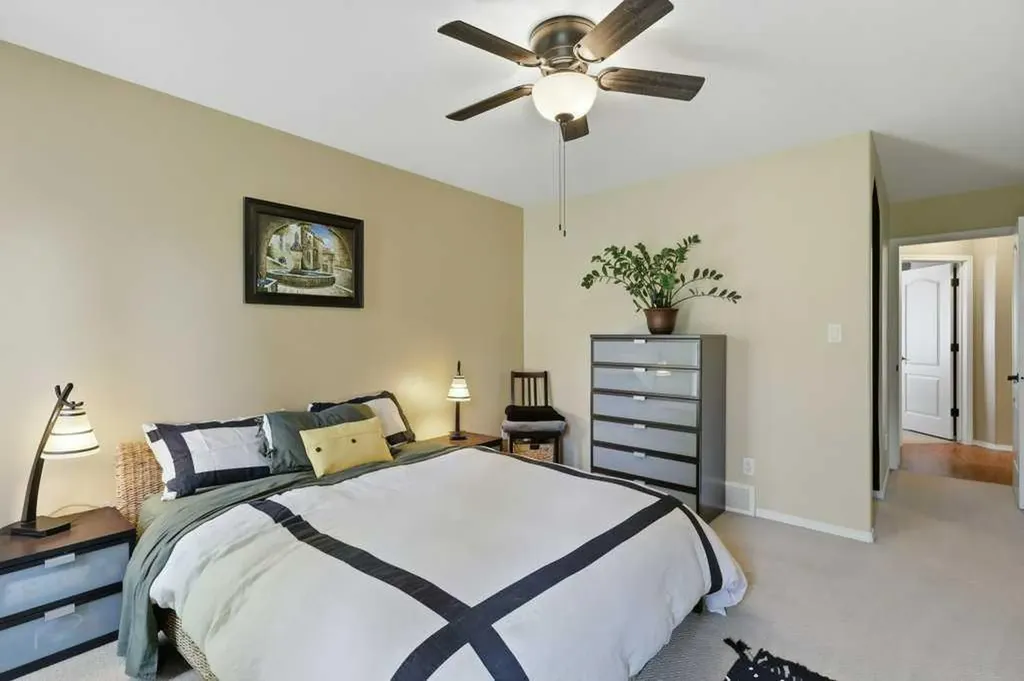 23 Lakeland Road Sylvan Lake AB T4S 0A3