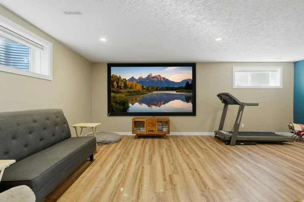 23 Lakeland Road Sylvan Lake AB T4S 0A3