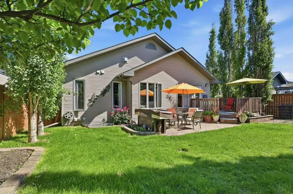 23 Lakeland Road Sylvan Lake AB T4S 0A3