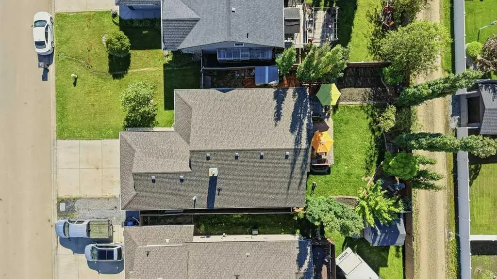 23 Lakeland Road Sylvan Lake AB T4S 0A3