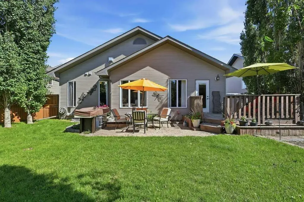 23 Lakeland Road Sylvan Lake AB T4S 0A3