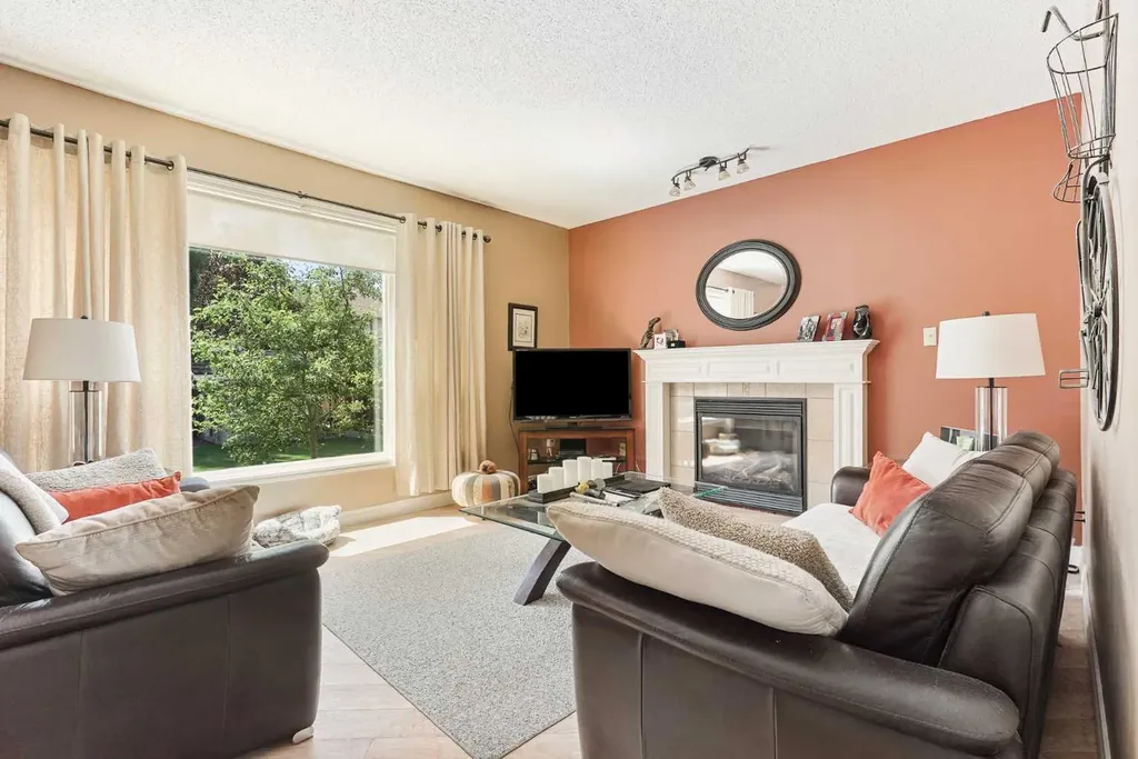82 Sherwood Boulevard W Lethbridge AB T1K 6E9