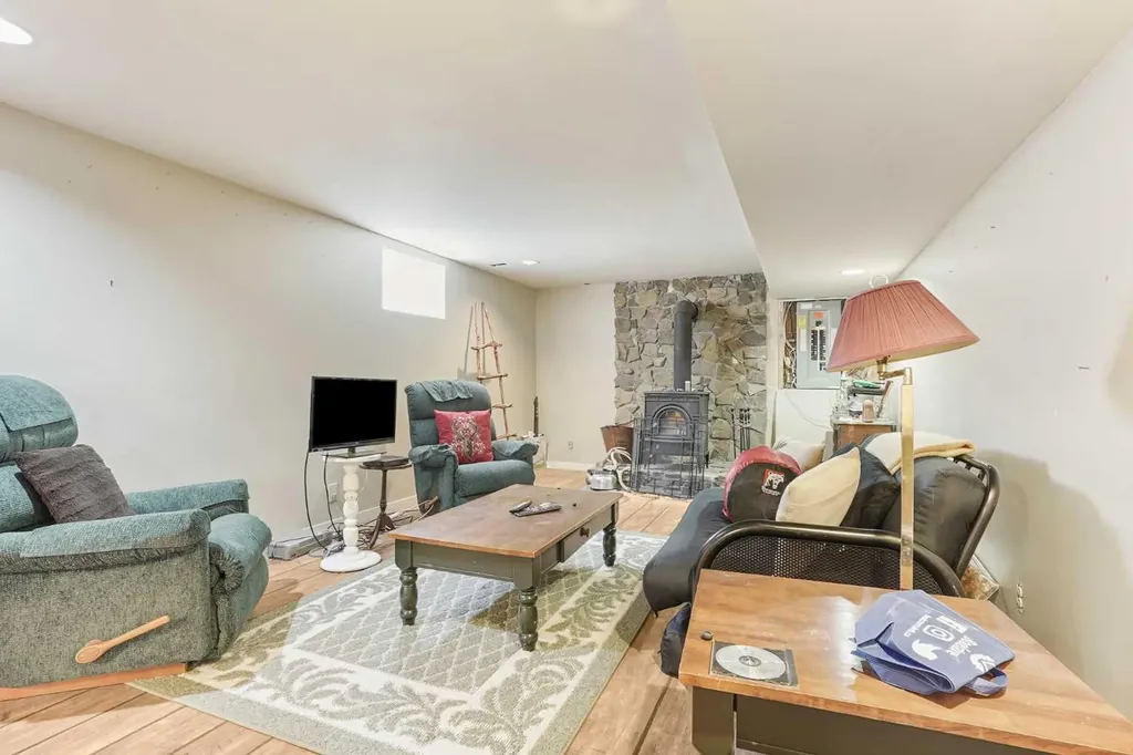 82 Sherwood Boulevard W Lethbridge AB T1K 6E9