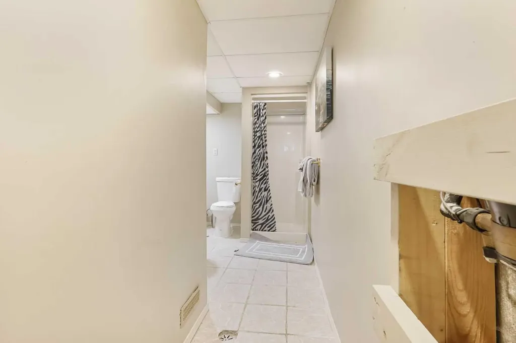 82 Sherwood Boulevard W Lethbridge AB T1K 6E9