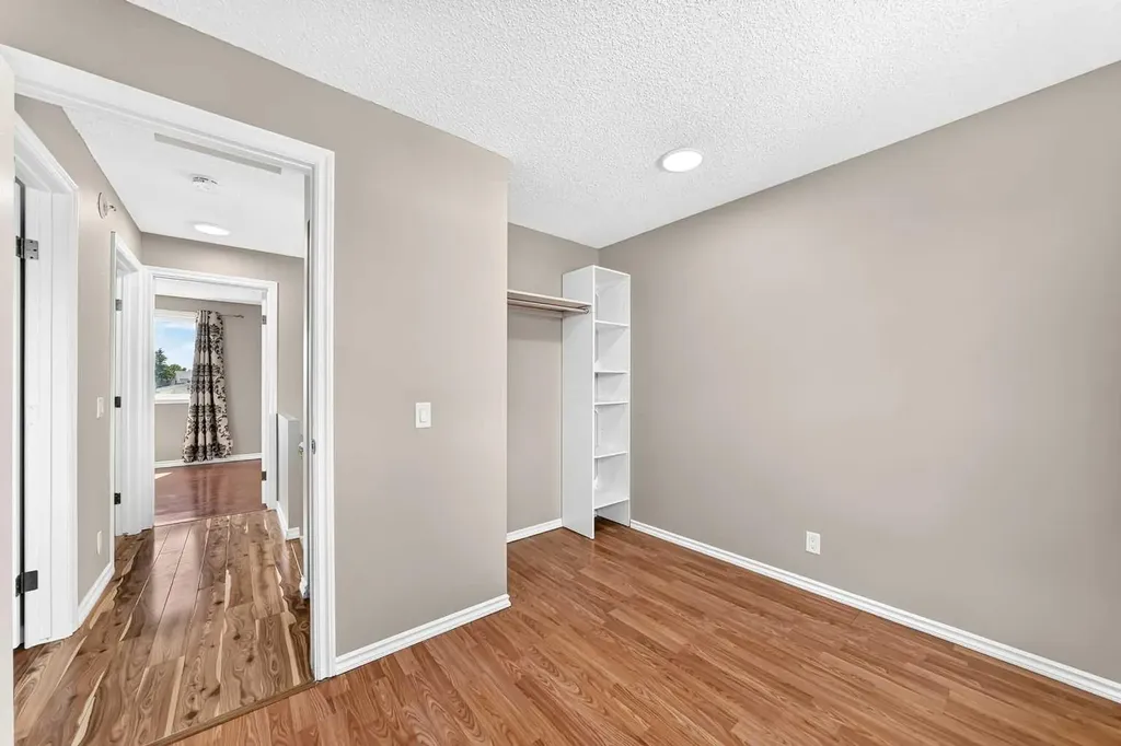 171 Erin Woods Drive SE Calgary AB T2B 2V7