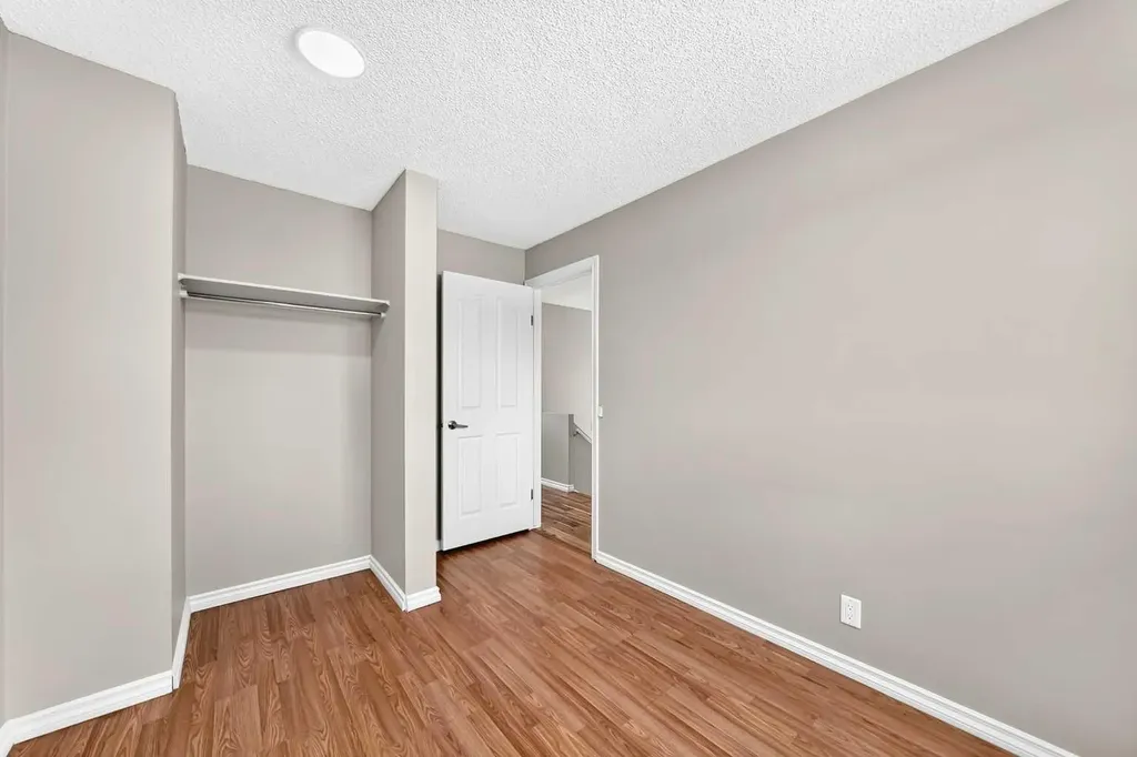 171 Erin Woods Drive SE Calgary AB T2B 2V7