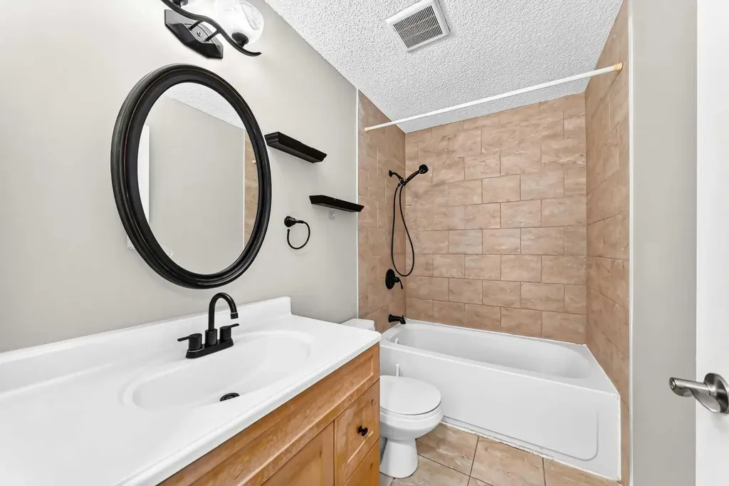 171 Erin Woods Drive SE Calgary AB T2B 2V7