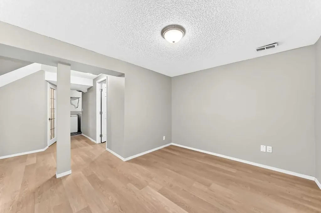 171 Erin Woods Drive SE Calgary AB T2B 2V7