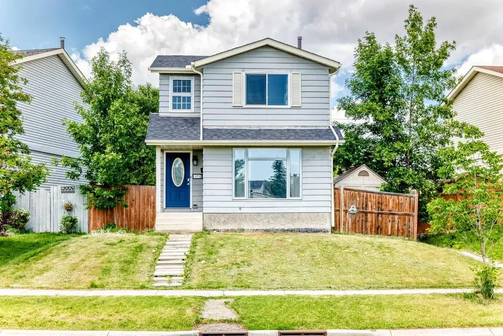 171 Erin Woods Drive SE Calgary AB T2B 2V7