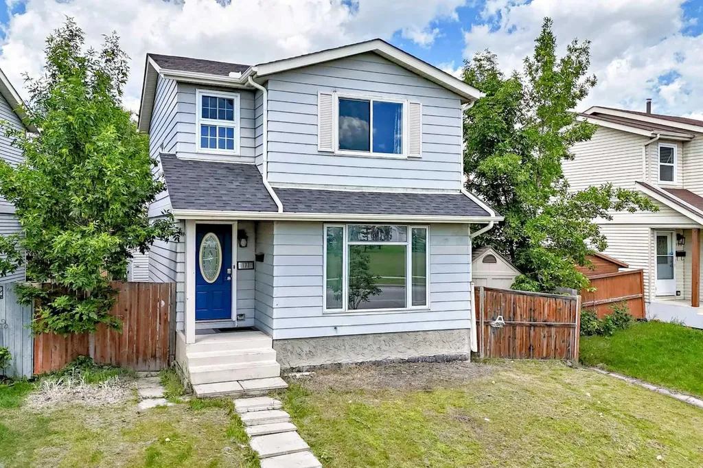 171 Erin Woods Drive SE Calgary AB T2B 2V7