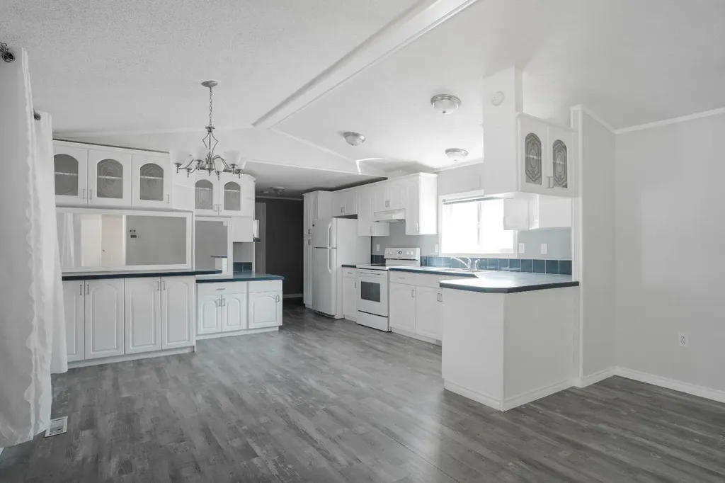 212 Greenwich Lane Fort Mcmurray AB T9H 3Z3