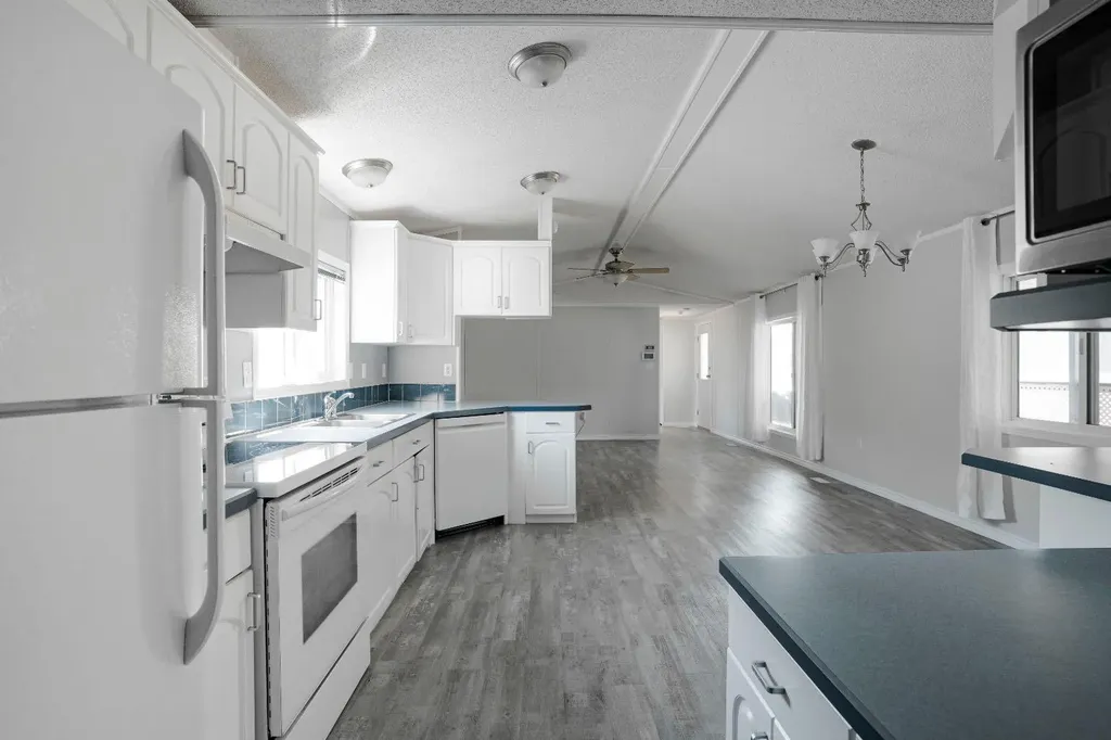 212 Greenwich Lane Fort Mcmurray AB T9H 3Z3