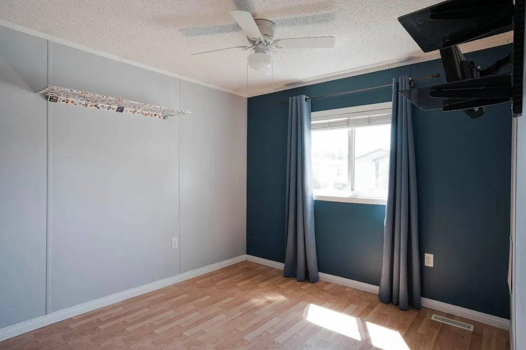 212 Greenwich Lane Fort Mcmurray AB T9H 3Z3