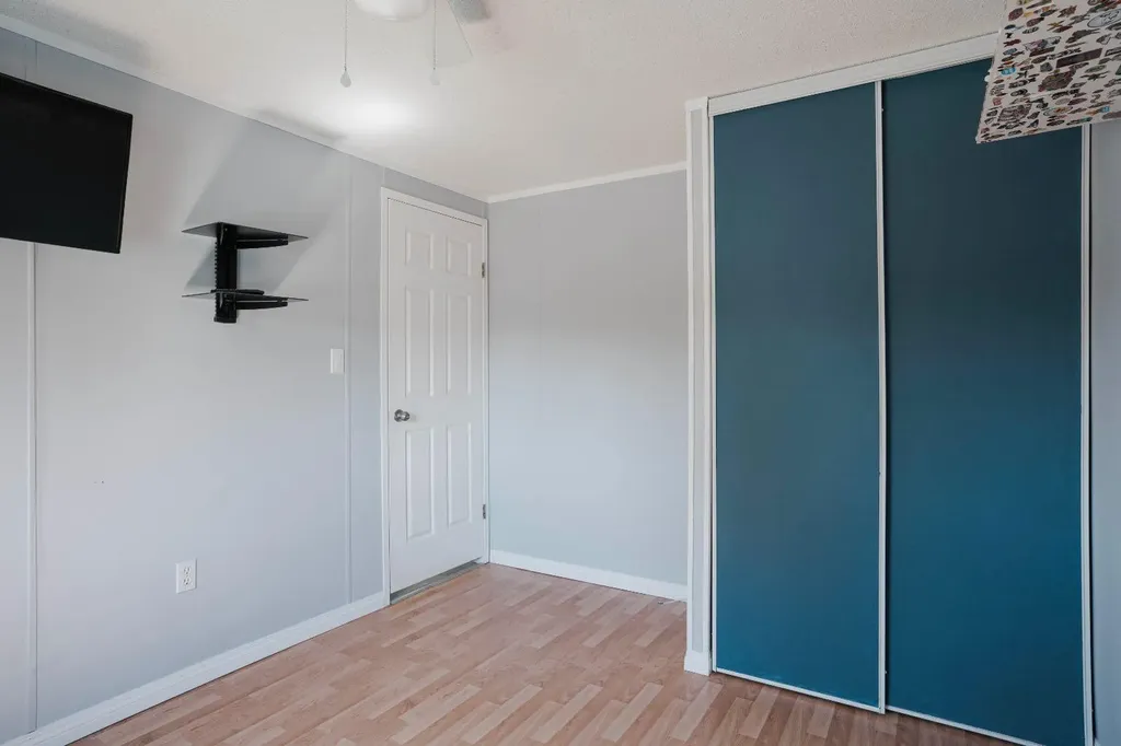 212 Greenwich Lane Fort Mcmurray AB T9H 3Z3