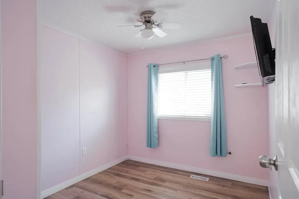 212 Greenwich Lane Fort Mcmurray AB T9H 3Z3