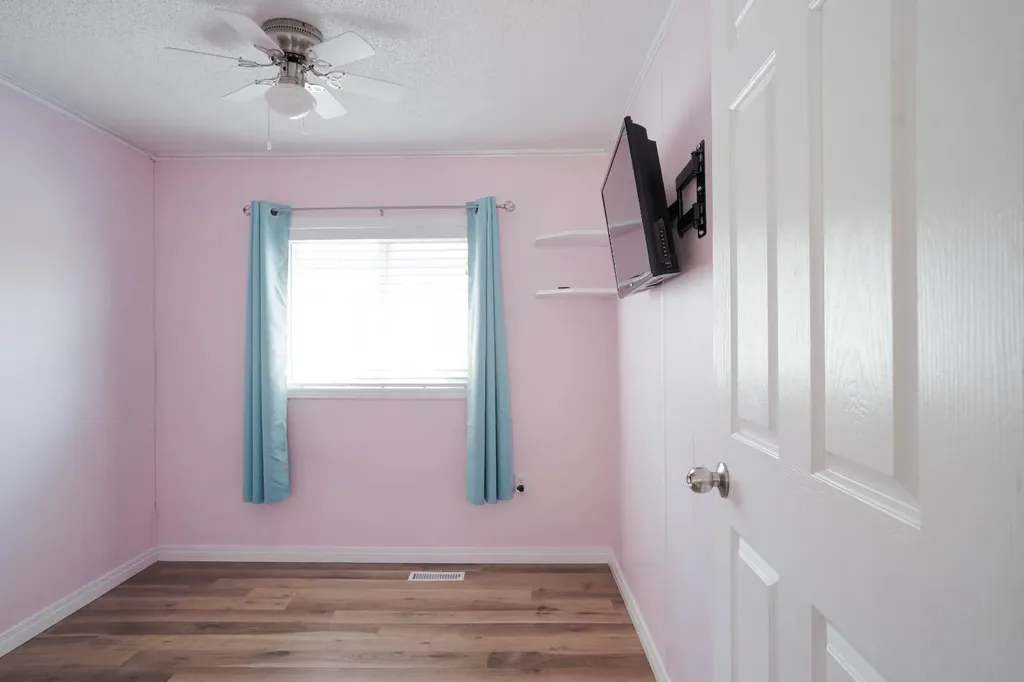 212 Greenwich Lane Fort Mcmurray AB T9H 3Z3