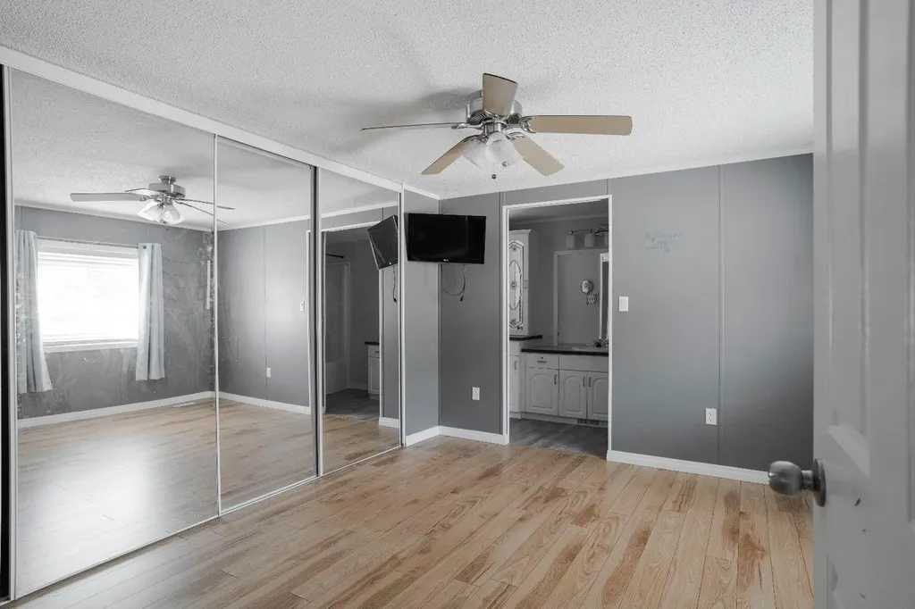 212 Greenwich Lane Fort Mcmurray AB T9H 3Z3