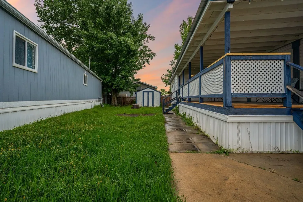 212 Greenwich Lane Fort Mcmurray AB T9H 3Z3