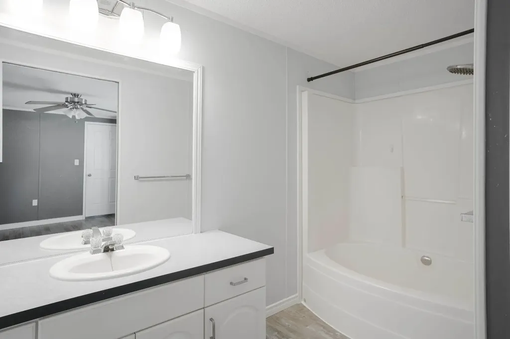 212 Greenwich Lane Fort Mcmurray AB T9H 3Z3