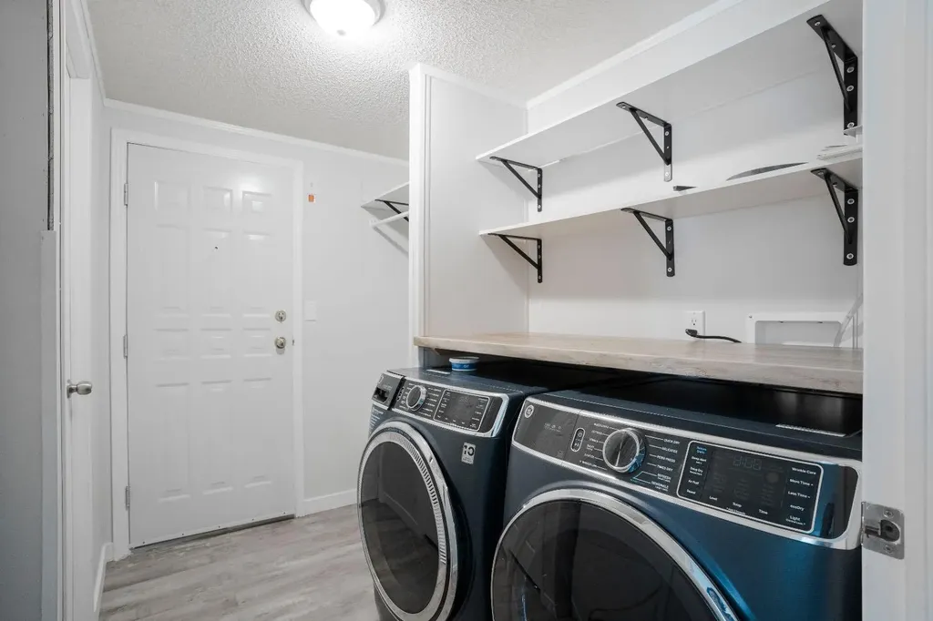 212 Greenwich Lane Fort Mcmurray AB T9H 3Z3