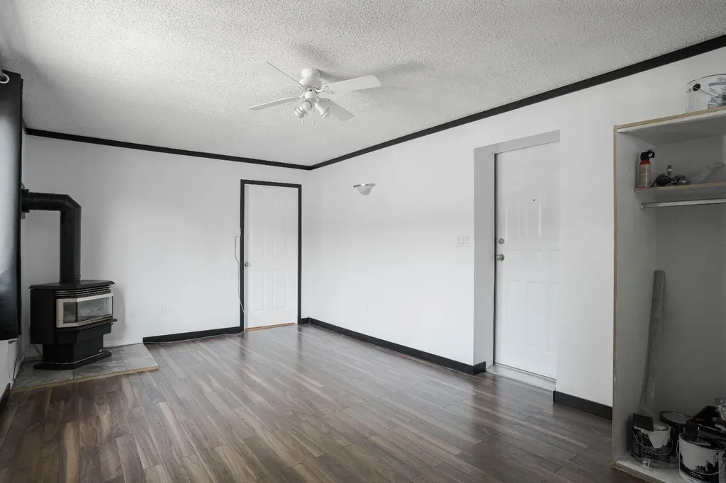 212 Greenwich Lane Fort Mcmurray AB T9H 3Z3