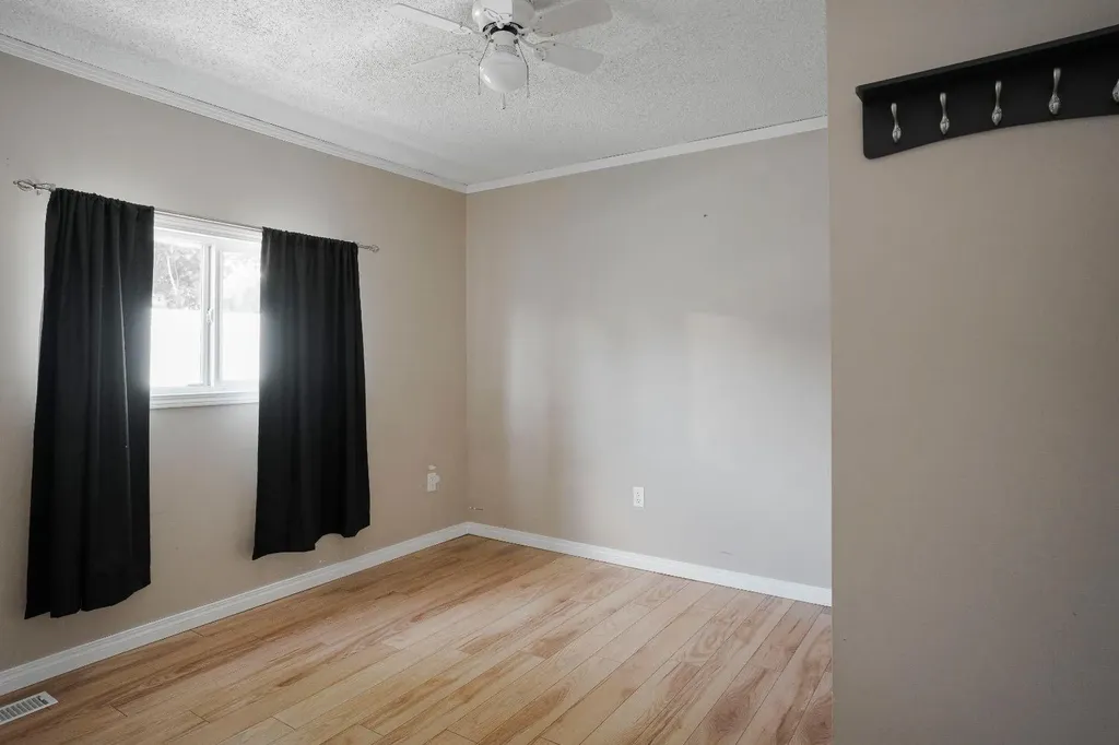 212 Greenwich Lane Fort Mcmurray AB T9H 3Z3