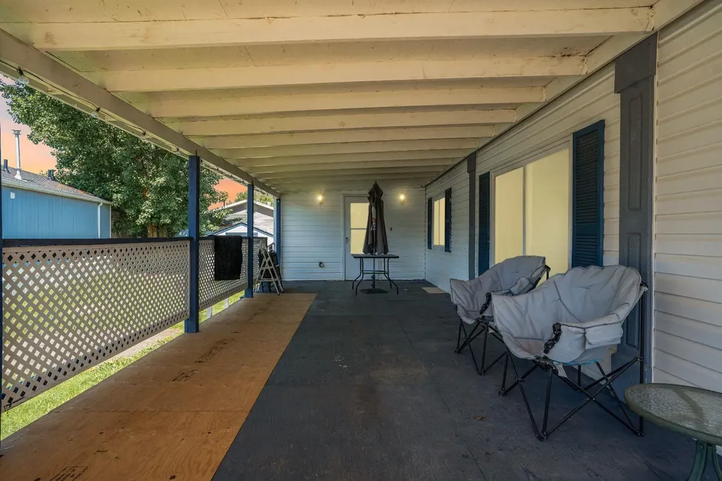 212 Greenwich Lane Fort Mcmurray AB T9H 3Z3