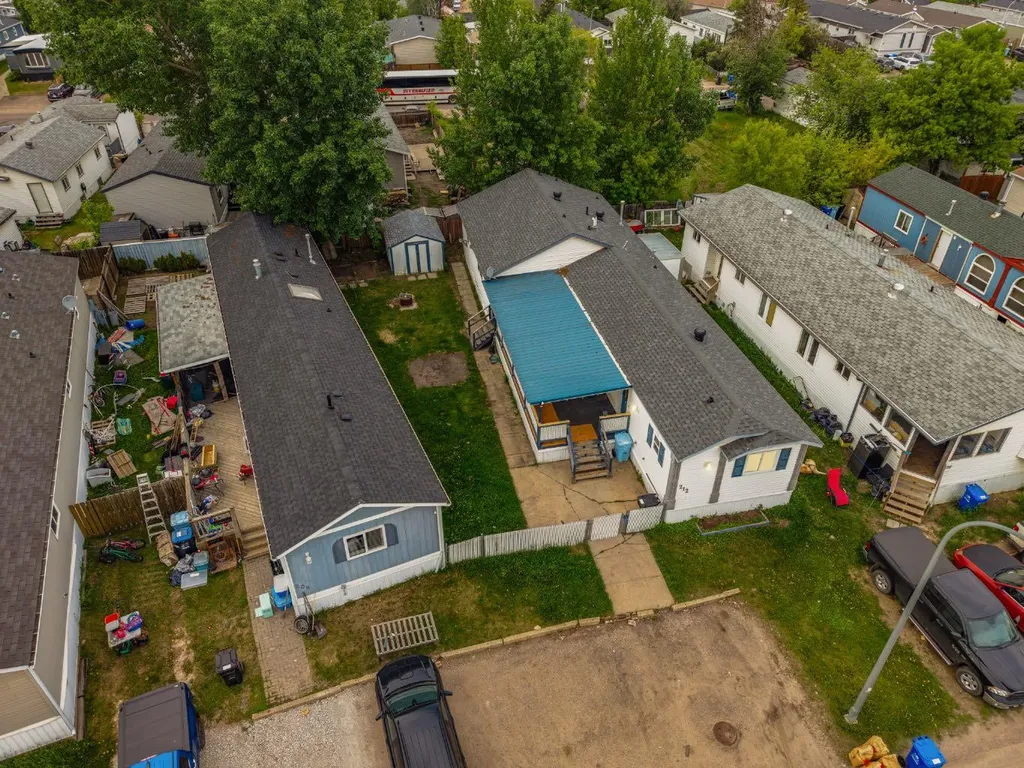 212 Greenwich Lane Fort Mcmurray AB T9H 3Z3