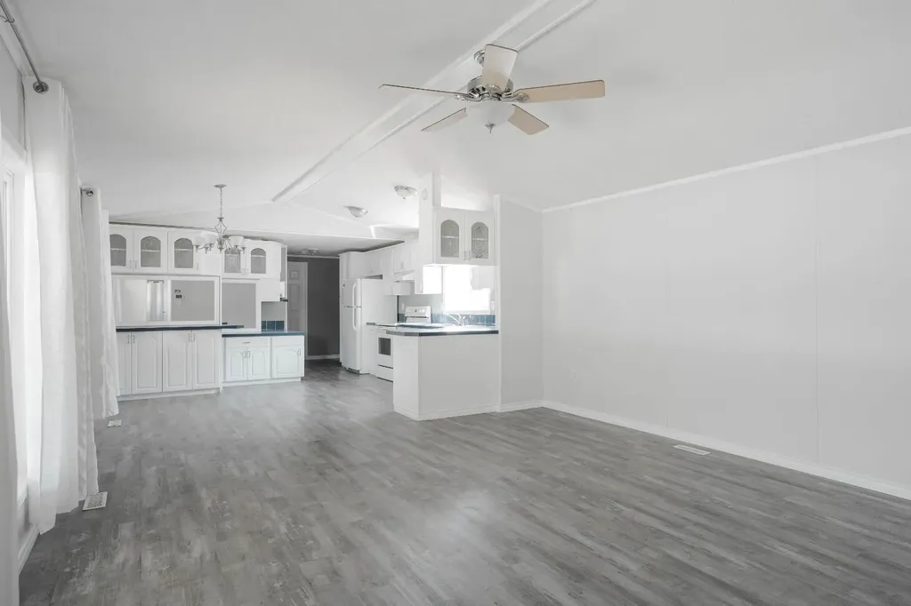 212 Greenwich Lane Fort Mcmurray AB T9H 3Z3