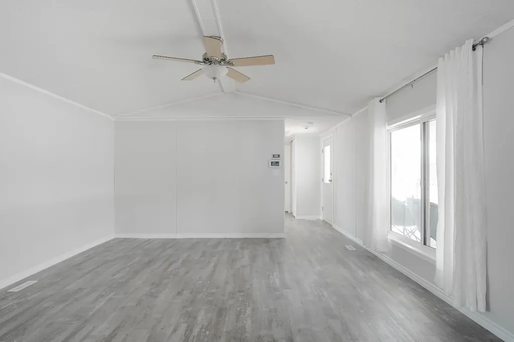 212 Greenwich Lane Fort Mcmurray AB T9H 3Z3