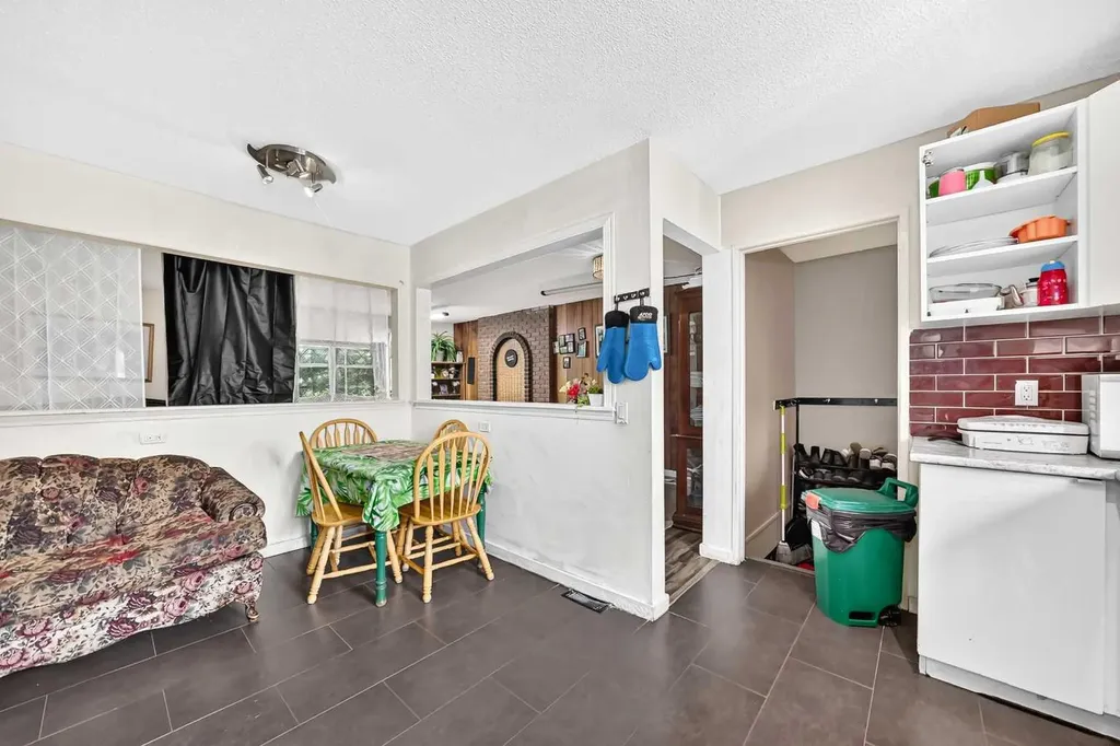 311 72 Avenue NE Calgary AB T2K 0P1