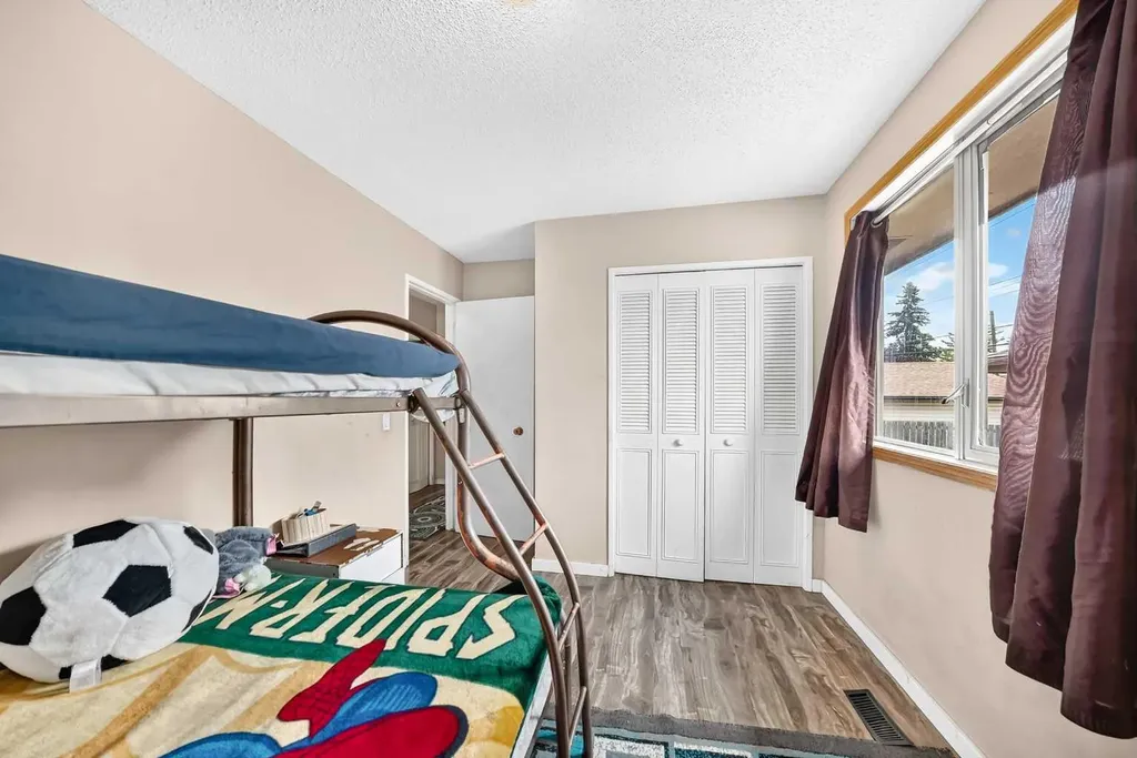 311 72 Avenue NE Calgary AB T2K 0P1