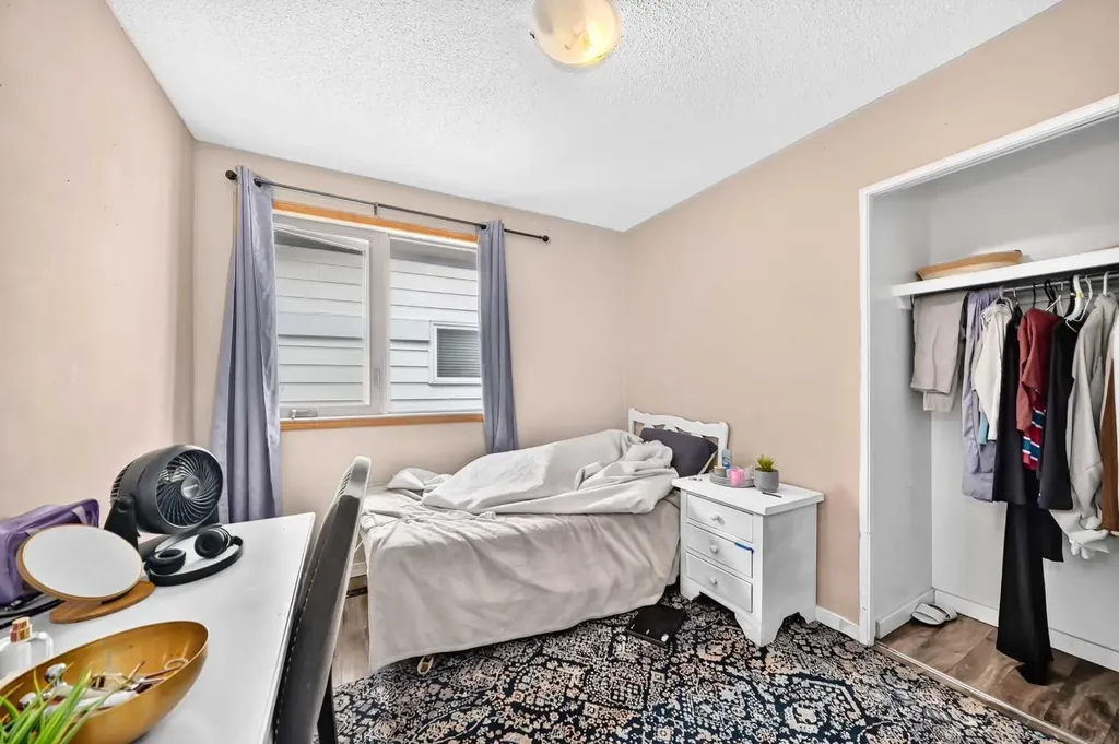 311 72 Avenue NE Calgary AB T2K 0P1