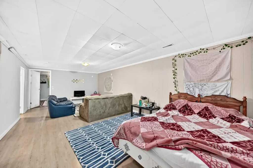 311 72 Avenue NE Calgary AB T2K 0P1