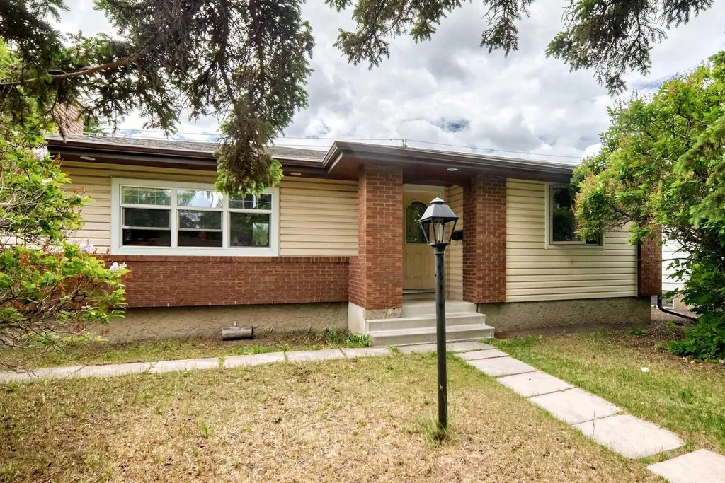 311 72 Avenue NE Calgary AB T2K 0P1