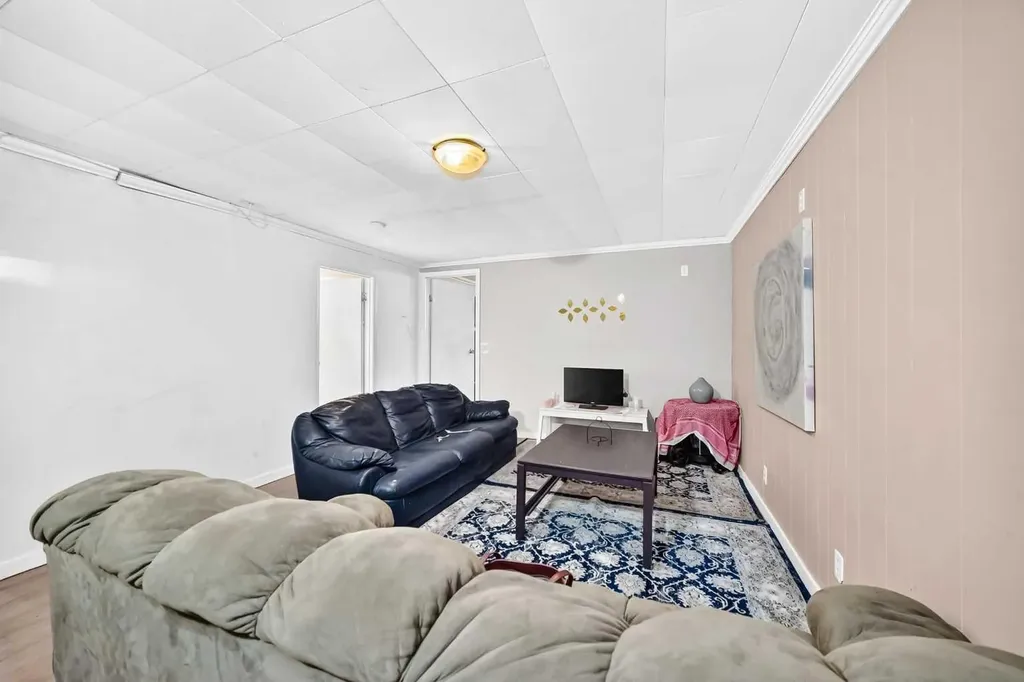 311 72 Avenue NE Calgary AB T2K 0P1
