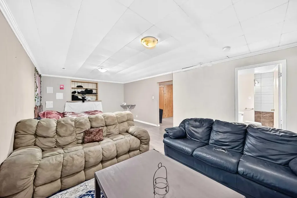 311 72 Avenue NE Calgary AB T2K 0P1