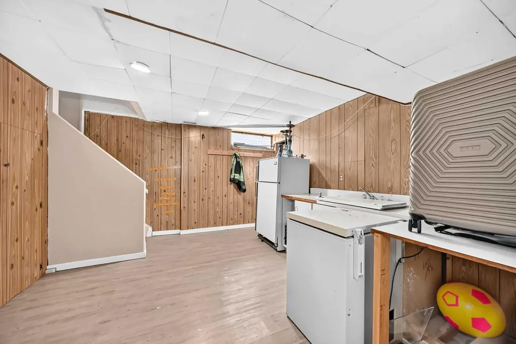 311 72 Avenue NE Calgary AB T2K 0P1