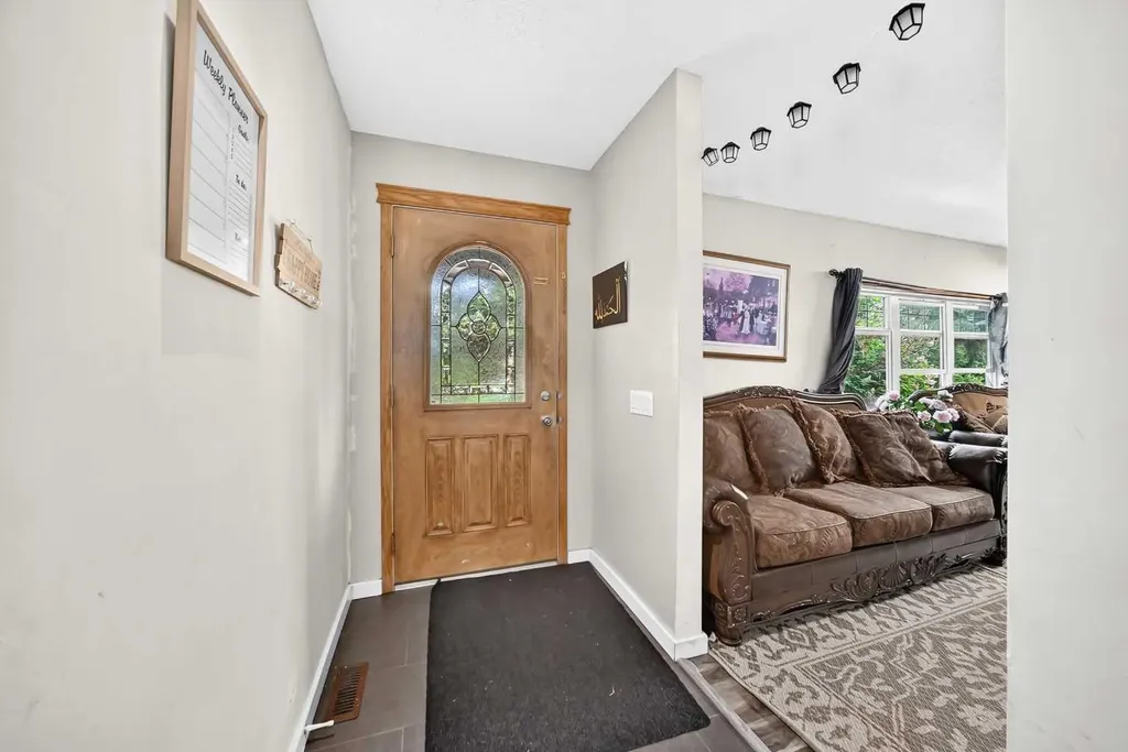 311 72 Avenue NE Calgary AB T2K 0P1
