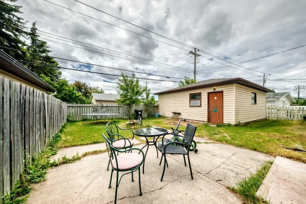 311 72 Avenue NE Calgary AB T2K 0P1