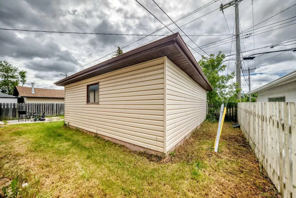 311 72 Avenue NE Calgary AB T2K 0P1