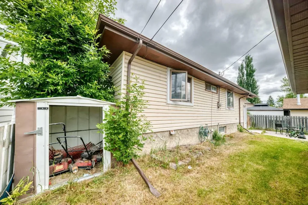 311 72 Avenue NE Calgary AB T2K 0P1