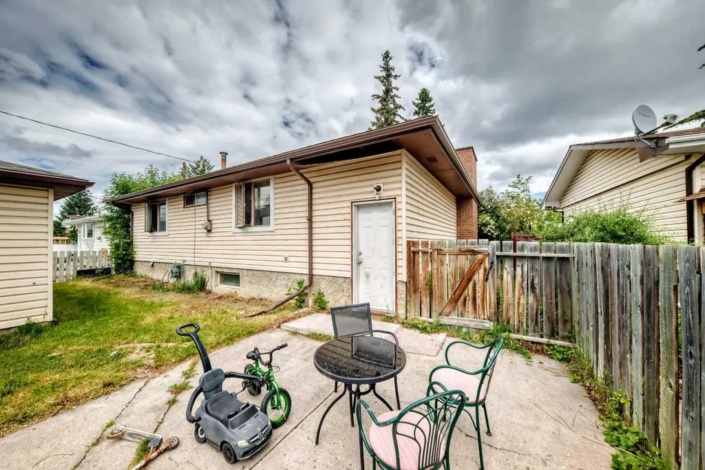 311 72 Avenue NE Calgary AB T2K 0P1