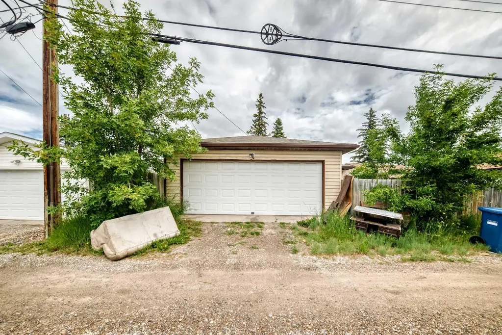 311 72 Avenue NE Calgary AB T2K 0P1