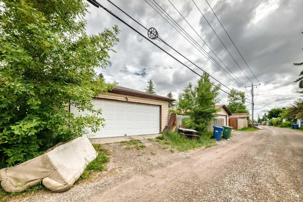 311 72 Avenue NE Calgary AB T2K 0P1
